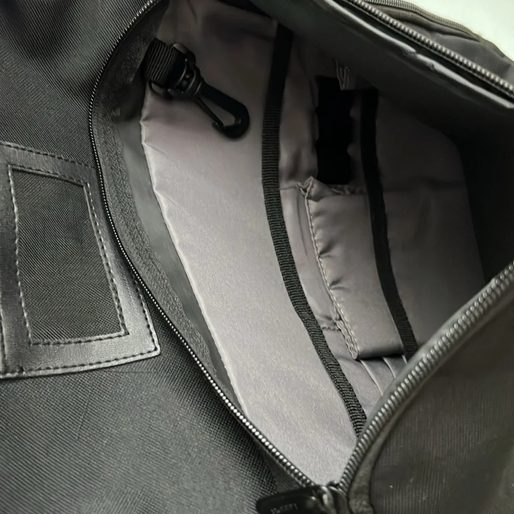 Convertible backpack bag color black